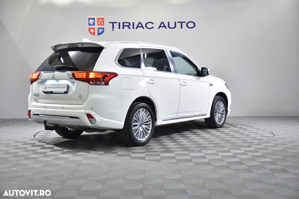 Mitsubishi Outlander - 5