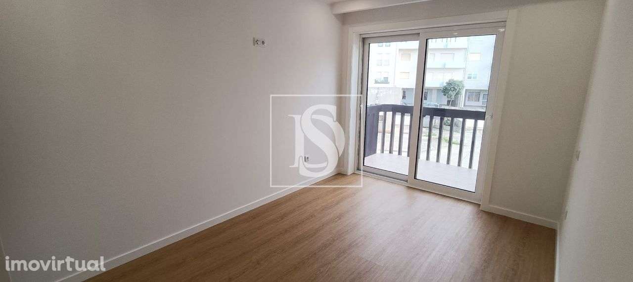 Moradia com terraço, em frente à PRAIA - Grande imagem: 5/42