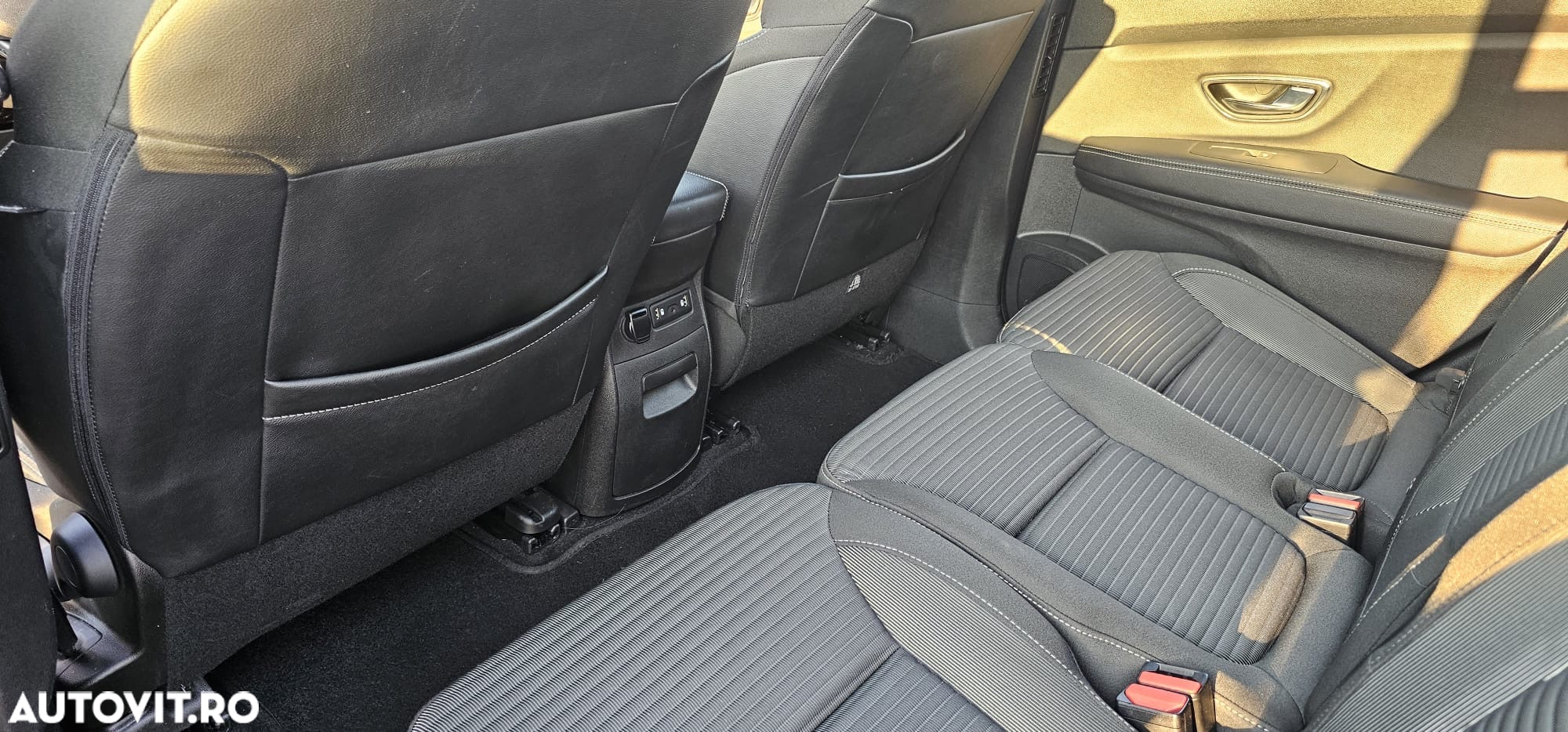 Renault Scenic BLUE dCi 120 LIMITED - 17