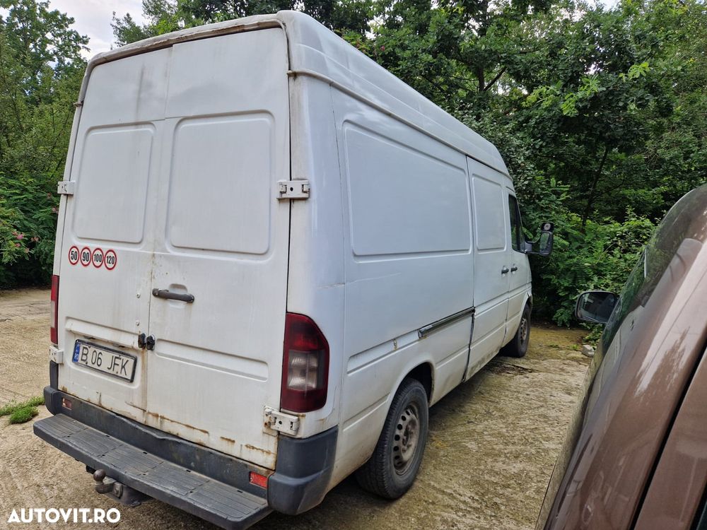 Mercedes-Benz Sprinter - 2