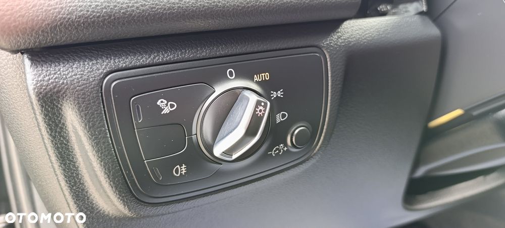 Audi A6 Avant 2.0 TDI Ultra S tronic - 25