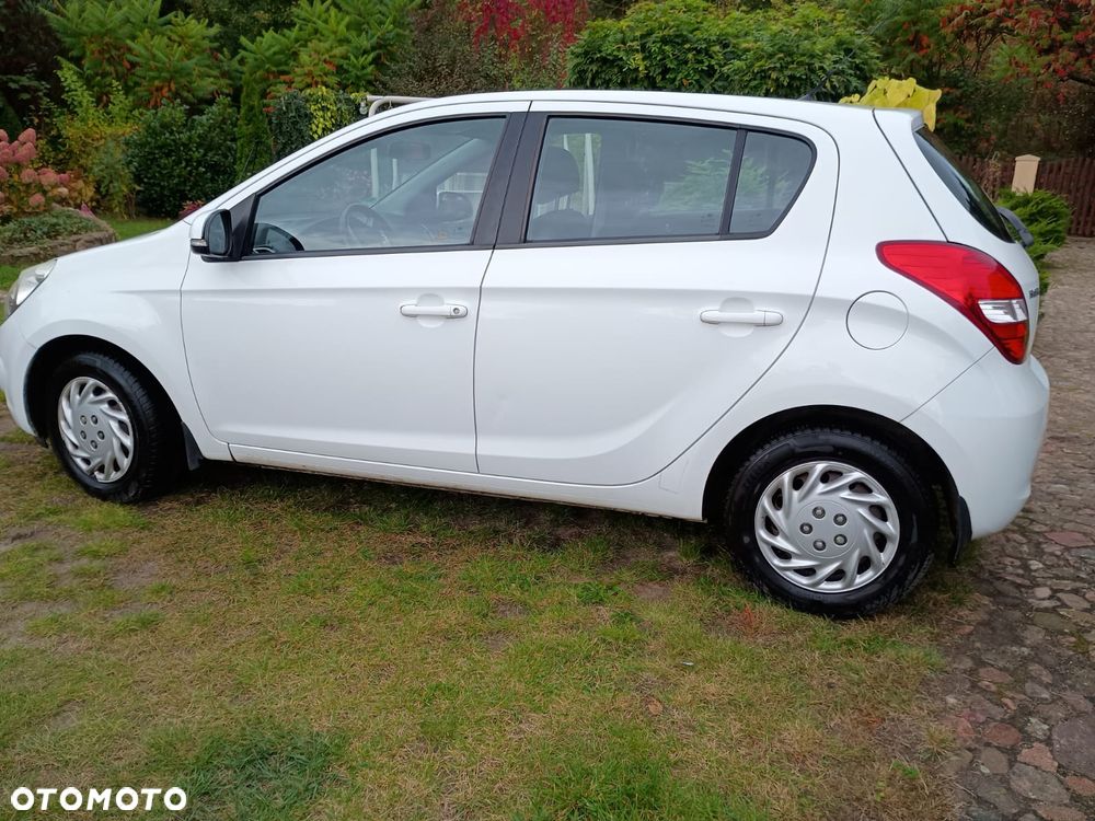 Hyundai I20 2011 photo 3