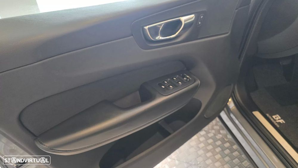 Volvo XC 60 2.0 D4 Momentum Plus Geartronic - 37