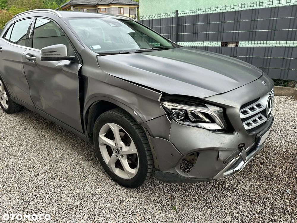 Mercedes-Benz GLA 200 7G-DCT - 13