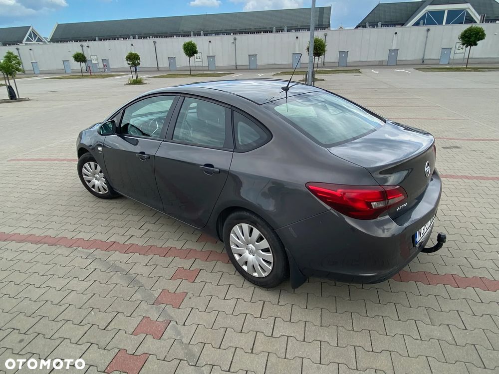 Opel Astra 1.6 Active - 11
