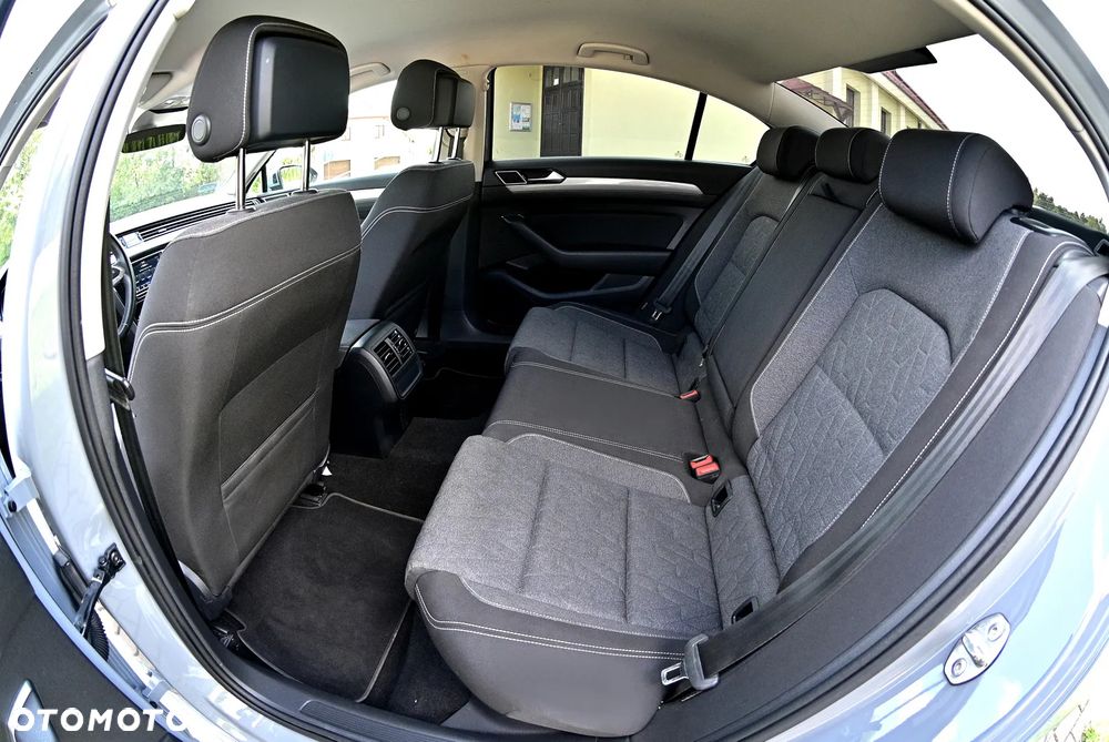 Volkswagen Passat 2.0 TDI EVO Business DSG - 20