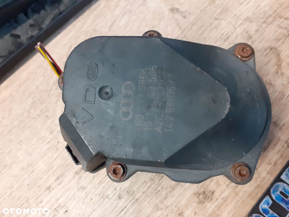 NASTAWNIK KLAP WIROWYCH KOLEKTORA SSACEGO AUDI A4B8 - 1