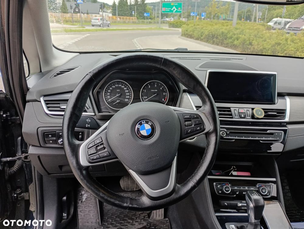 BMW Seria 2 220d xDrive - 10