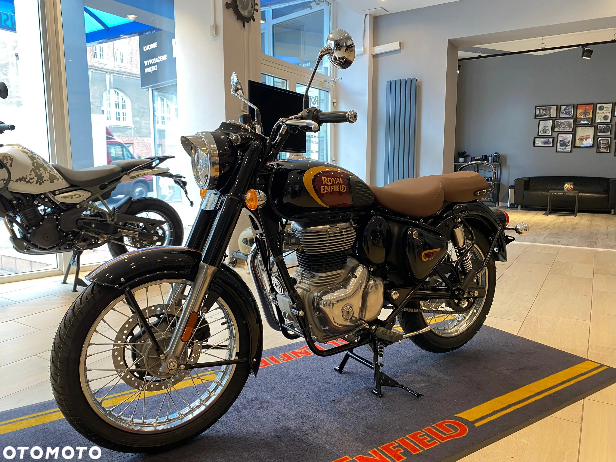Royal Enfield Classic - 5
