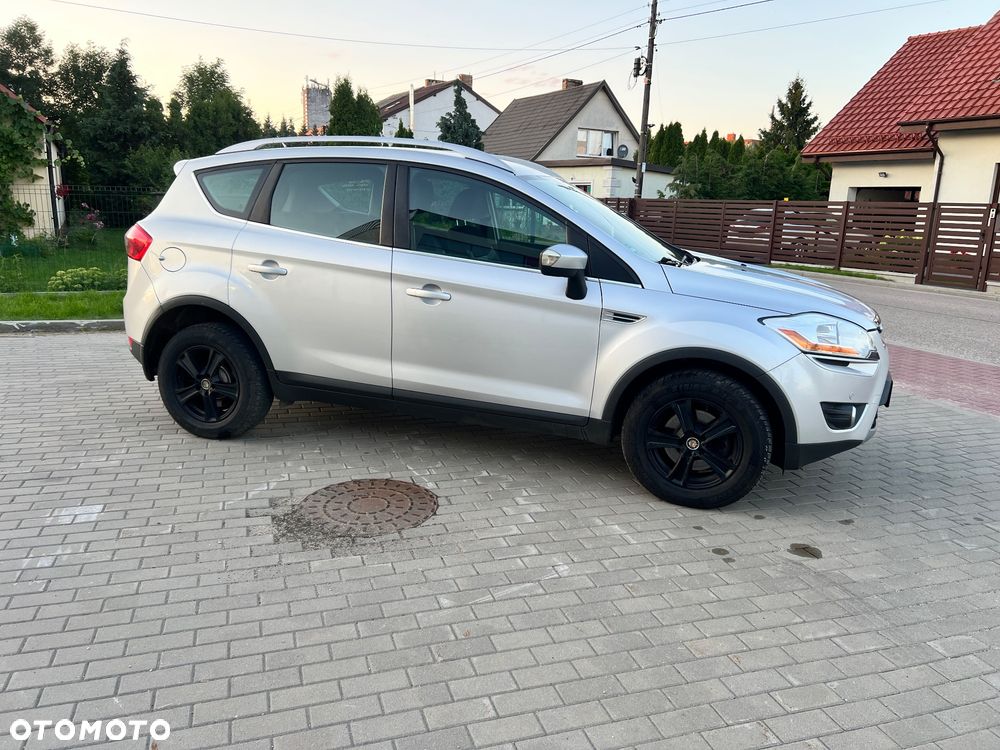 Ford Kuga 2.0 TDCi 2x4 Titanium - 9