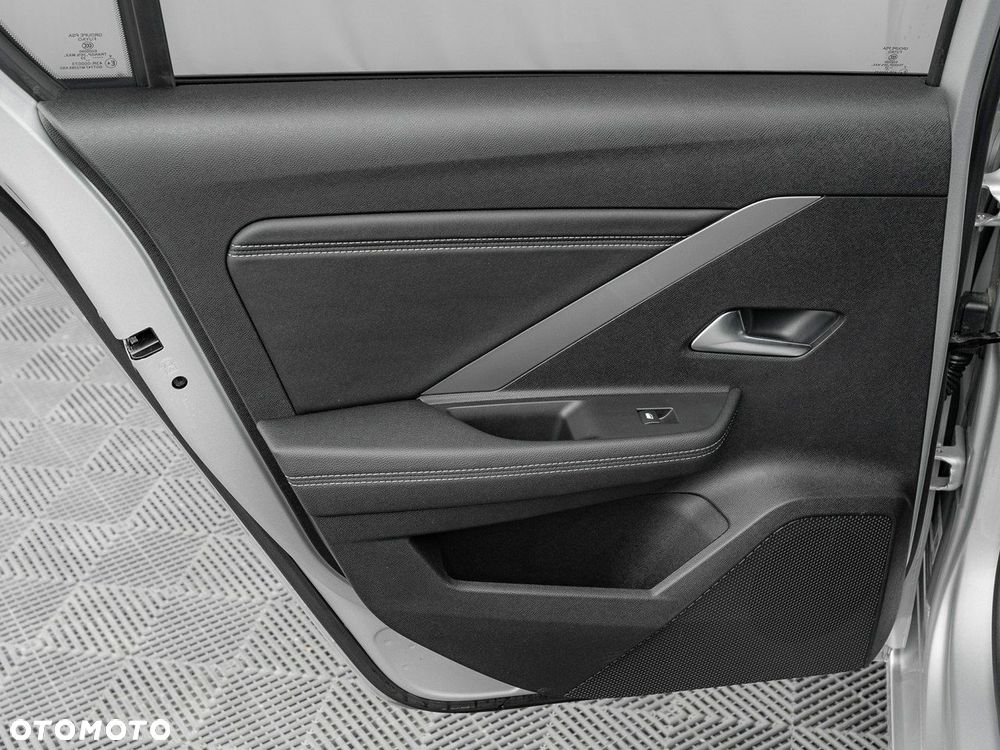 Opel Astra VI 1.2 T GS S&S - 23