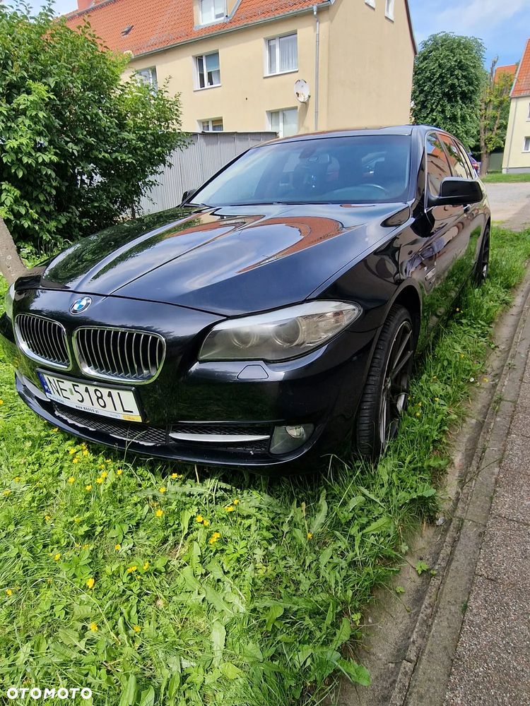 BMW Seria 5 525d xDrive - 2