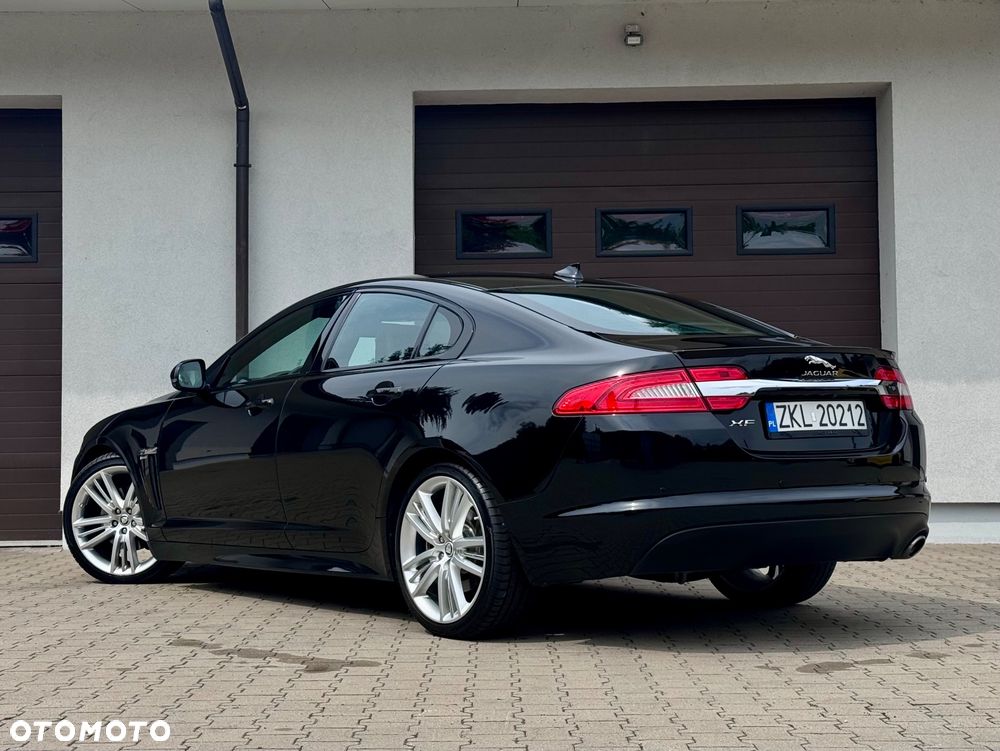 Jaguar XF 2.2 D R-Sport - 6