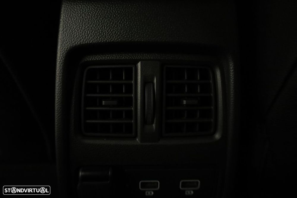 Renault Captur 1.0 TCe Techno Bi-Fuel - 25