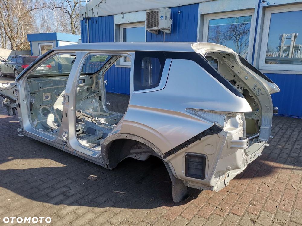 MITSUBISHI OUTLANDER IV 21 DACH ZWYKLY CWIARTKA USA - 1