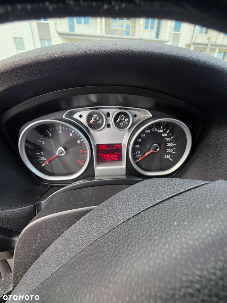 Ford Focus 1.6 Ambiente - 8