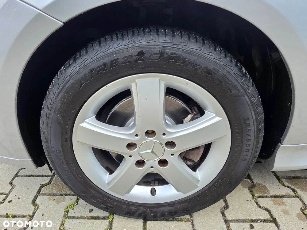 Mercedes-Benz Klasa B 180 CDI Special Edition - 16
