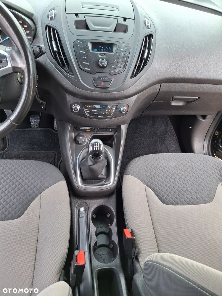 Ford Tourneo Courier 1.0 EcoBoost S&S Titanium - 19