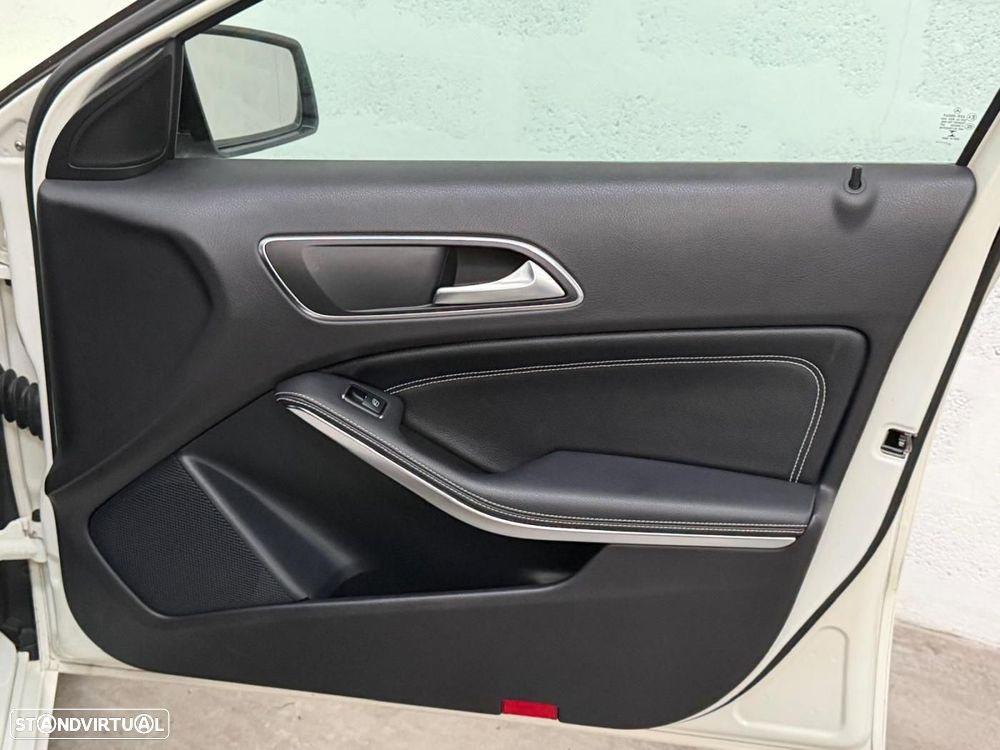 Mercedes-Benz A 180 d 7G-DCT Urban - 34