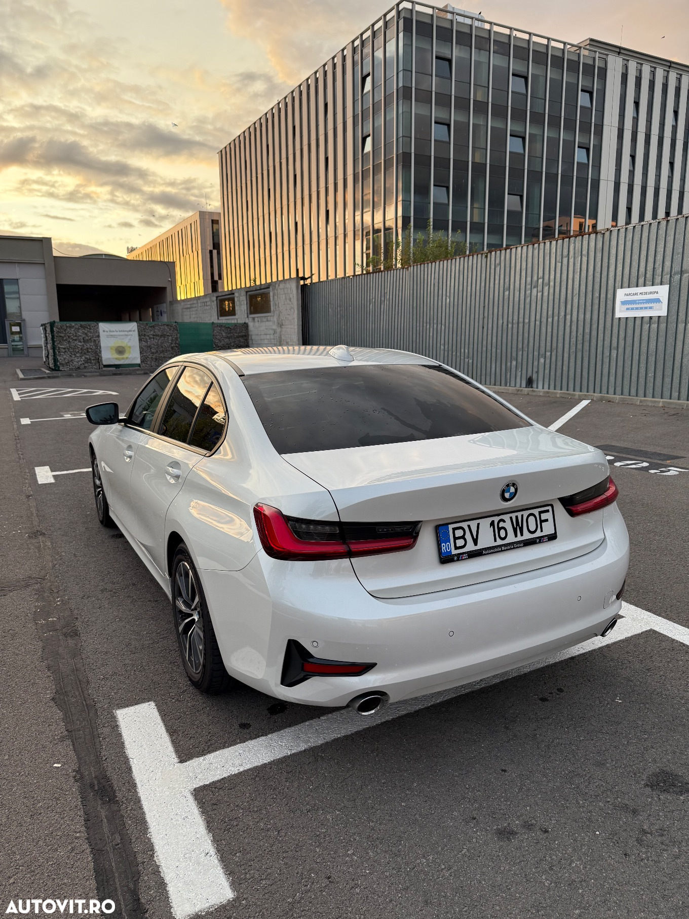 BMW Seria 3 320i Aut. - 2