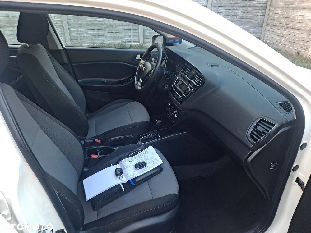 Hyundai i20 - 14