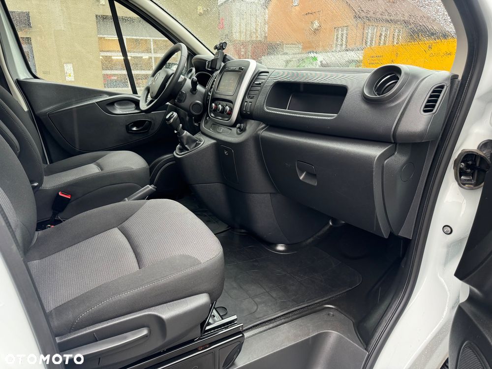 Renault Trafic - 25
