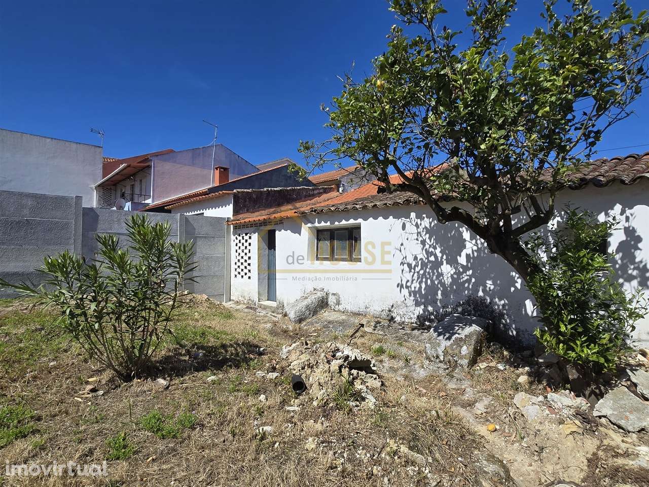 Moradia para recuperar, com espaço exterior - Grande imagem: 2/21