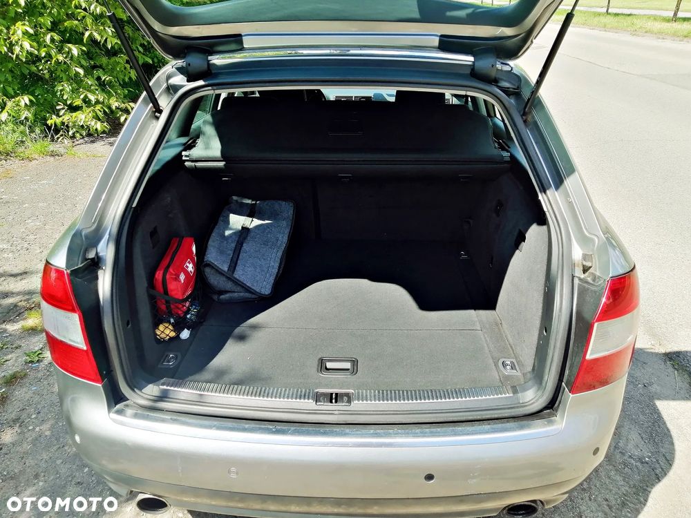 Audi A4 Avant 2.4 - 8