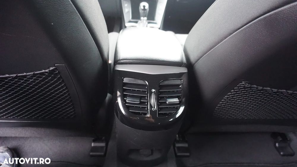 Hyundai i40 i40cw 1.7 CRDi Automatik Fifa World Cup Edition Gold - 15