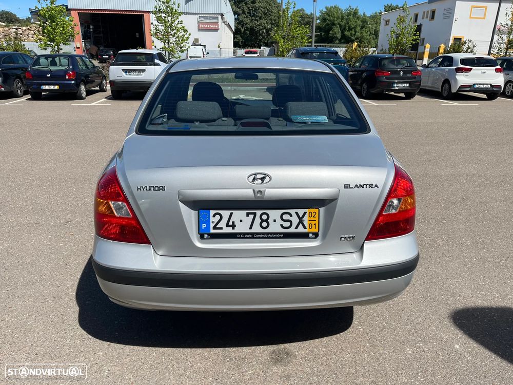 Hyundai Elantra 2.0 CRDi GLS - 4