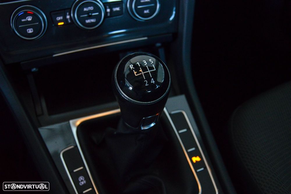 VW Golf 1.6 TDI Confortline - 42