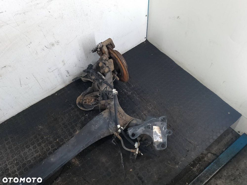 BELKA ZAWIESZENIA, OŚ TYŁ  RENAULT SCENIC III 1.4 TCE - 2