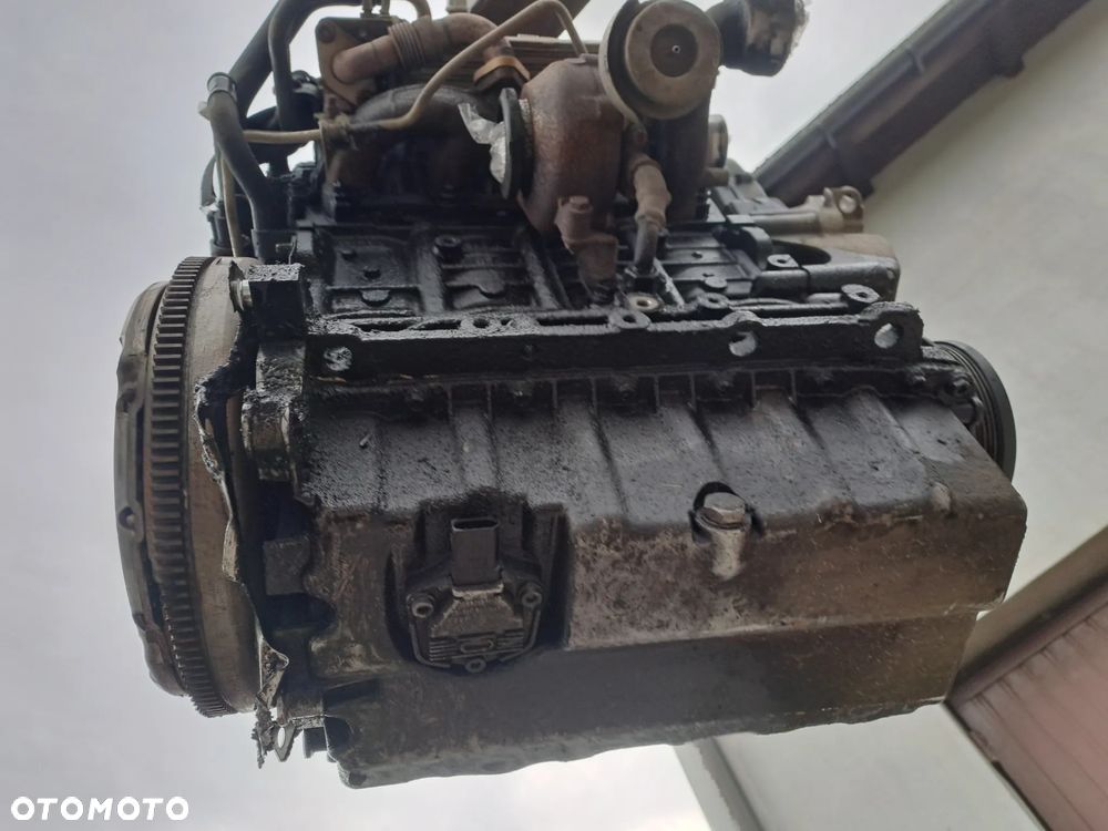 Volkswagen Touran 1.9 TDi silnik kompletny kod AVQ - 13