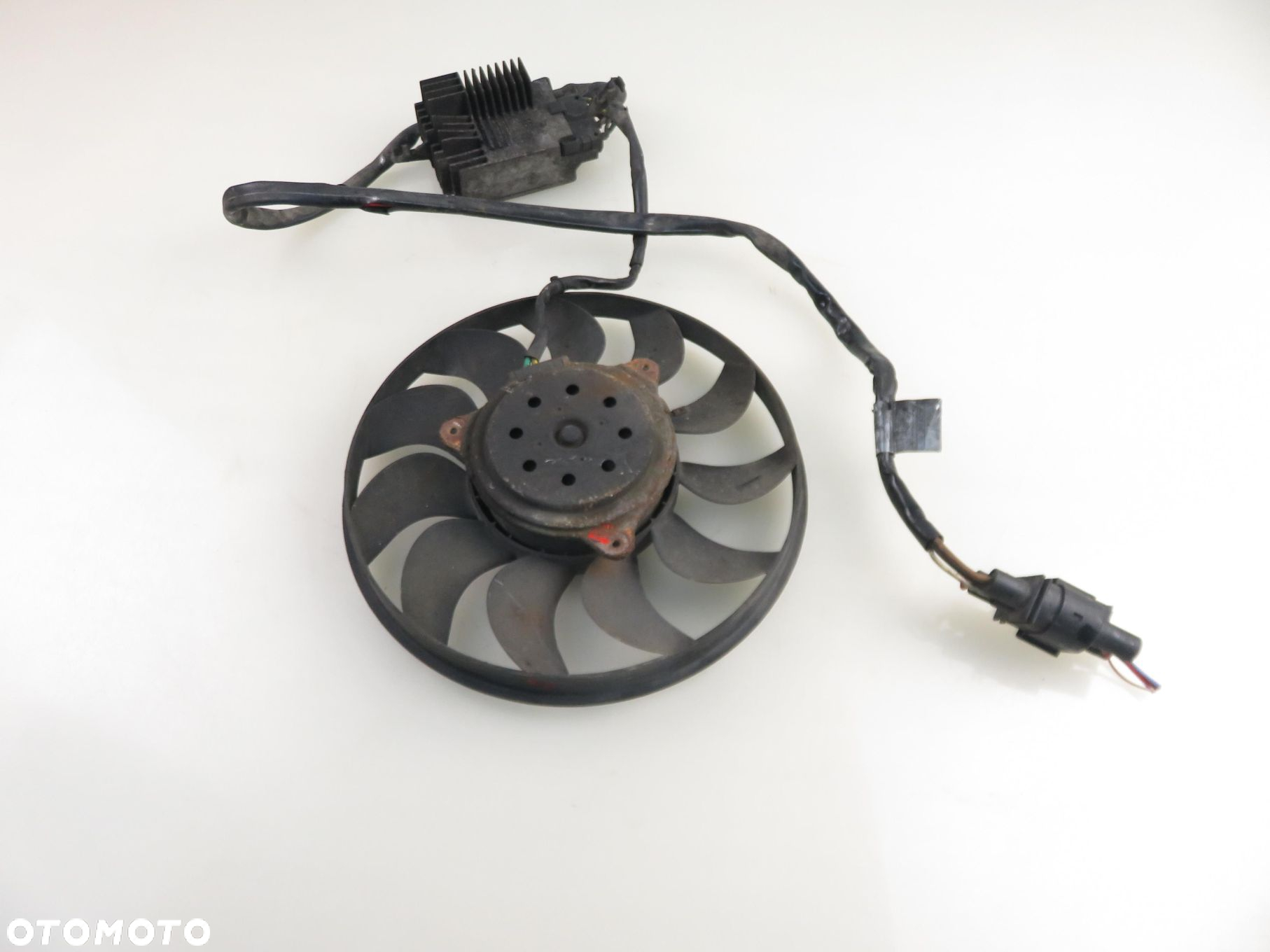 WENTYLATOR CHŁODNICY AUDI A4 B6 1.9 TDI  8E0959501 - 2