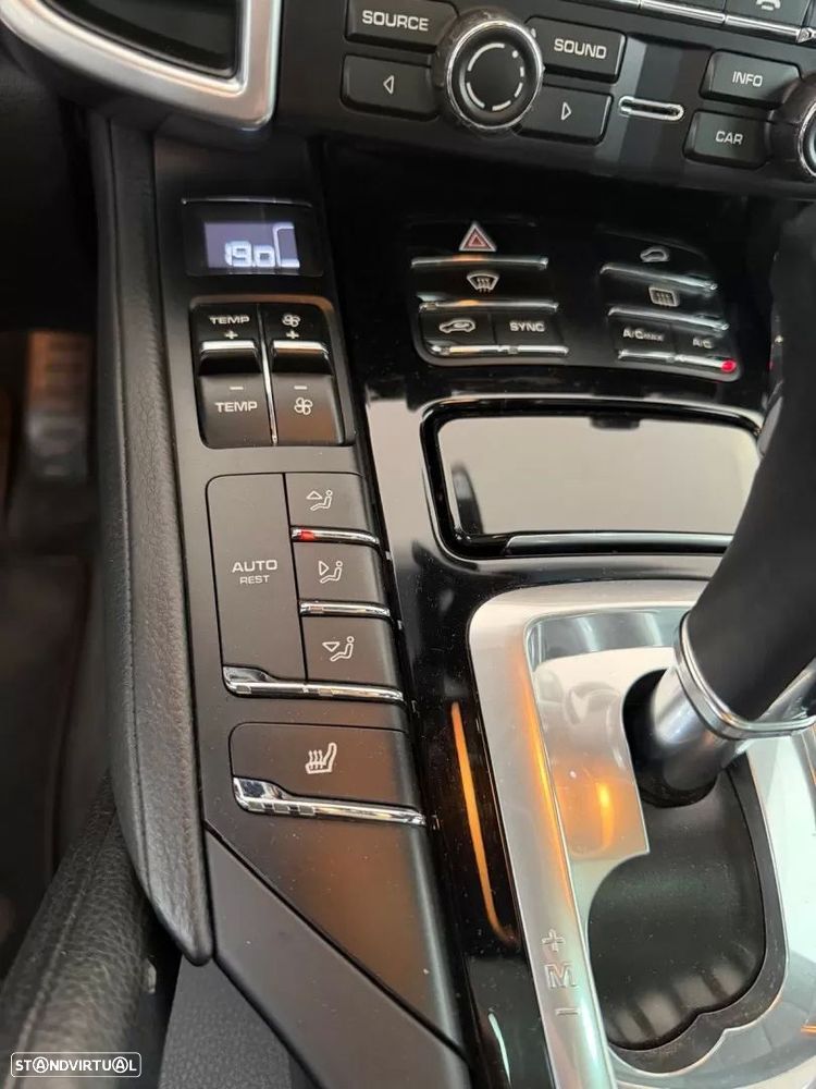 Porsche Cayenne Platinum Edition - 15