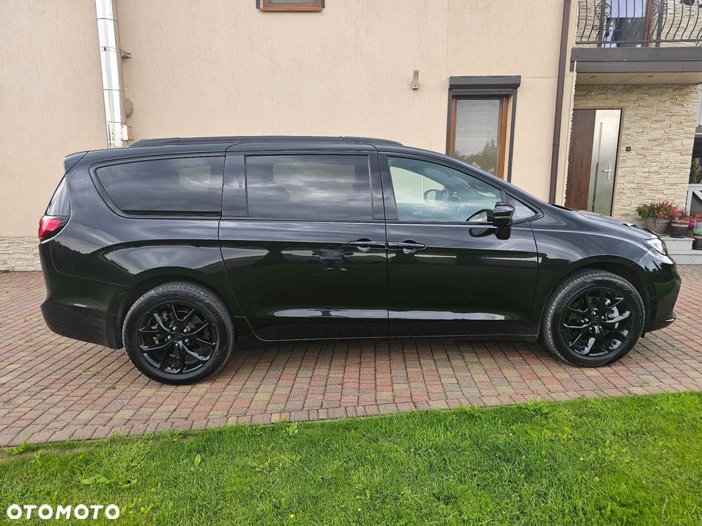 Chrysler Pacifica - 4