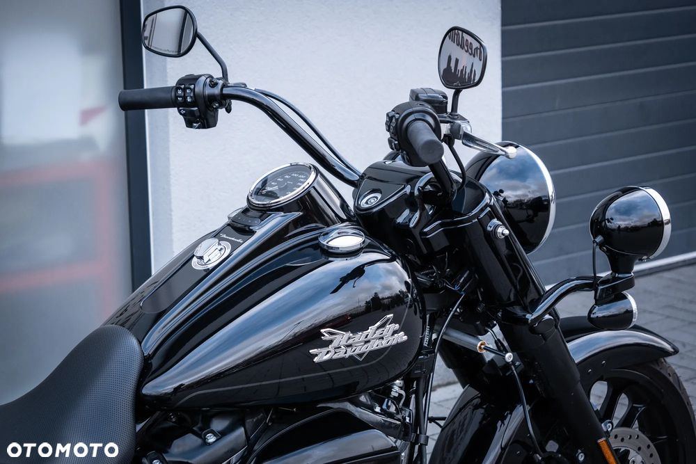 Harley-Davidson Trike Freewheeler - 8