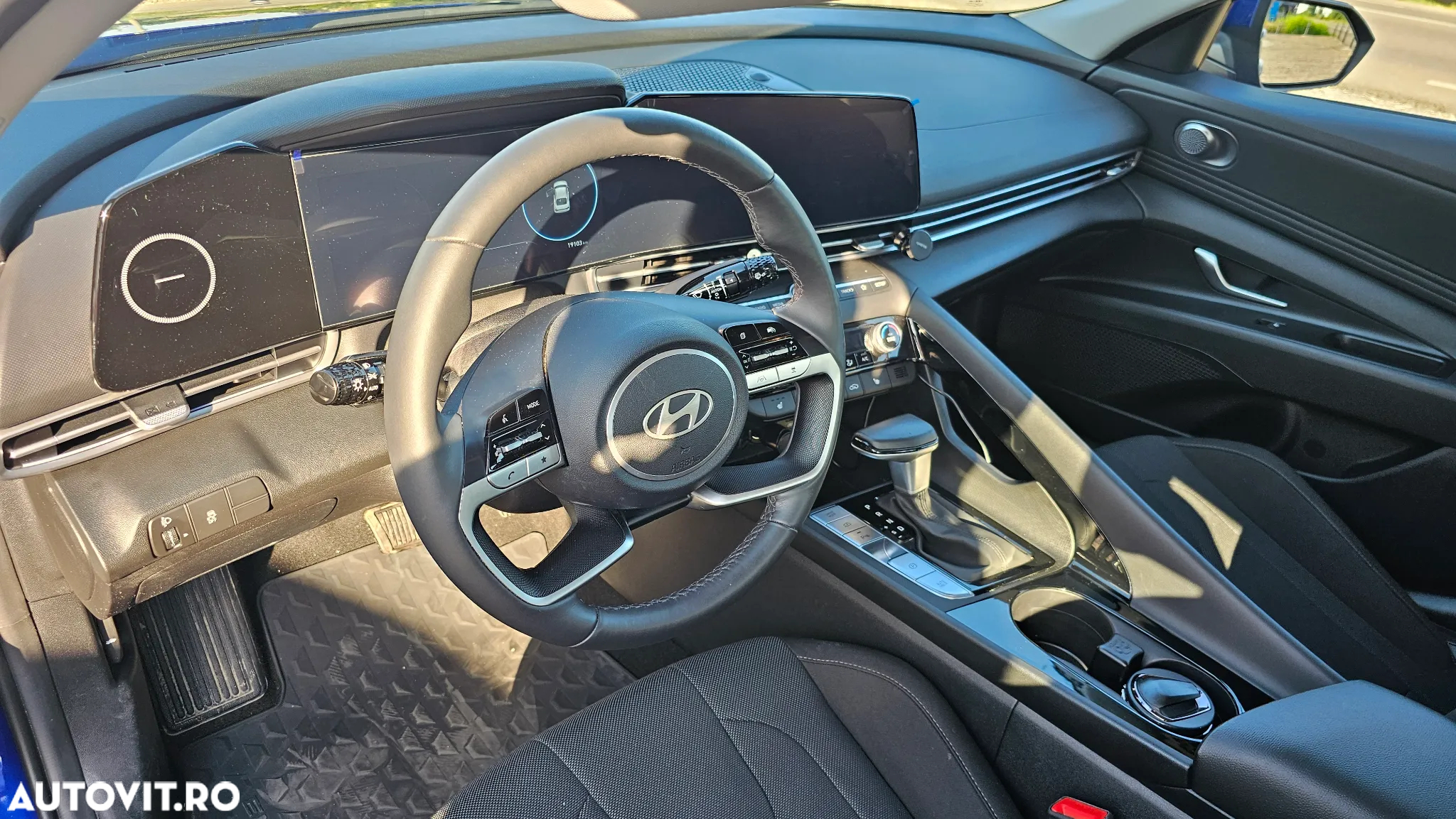 Hyundai Elantra 1.6 l 123 CP CVT Highway - 16