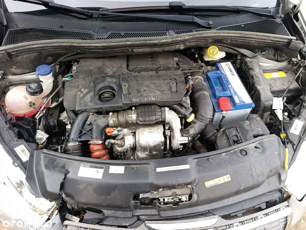 Peugeot 208 - 24