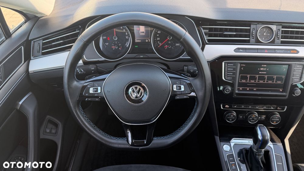 Volkswagen Passat - 9