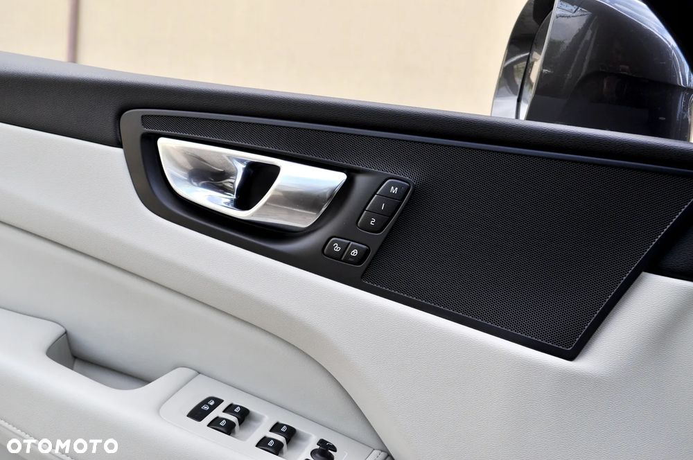 Volvo XC 60 B4 D AWD Geartronic Inscription - 30