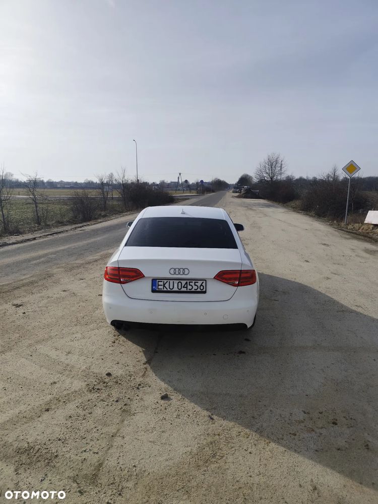 Audi A4 Limousine - 6