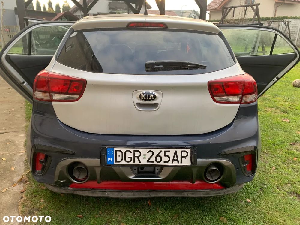 Kia Rio 1.2 L - 4