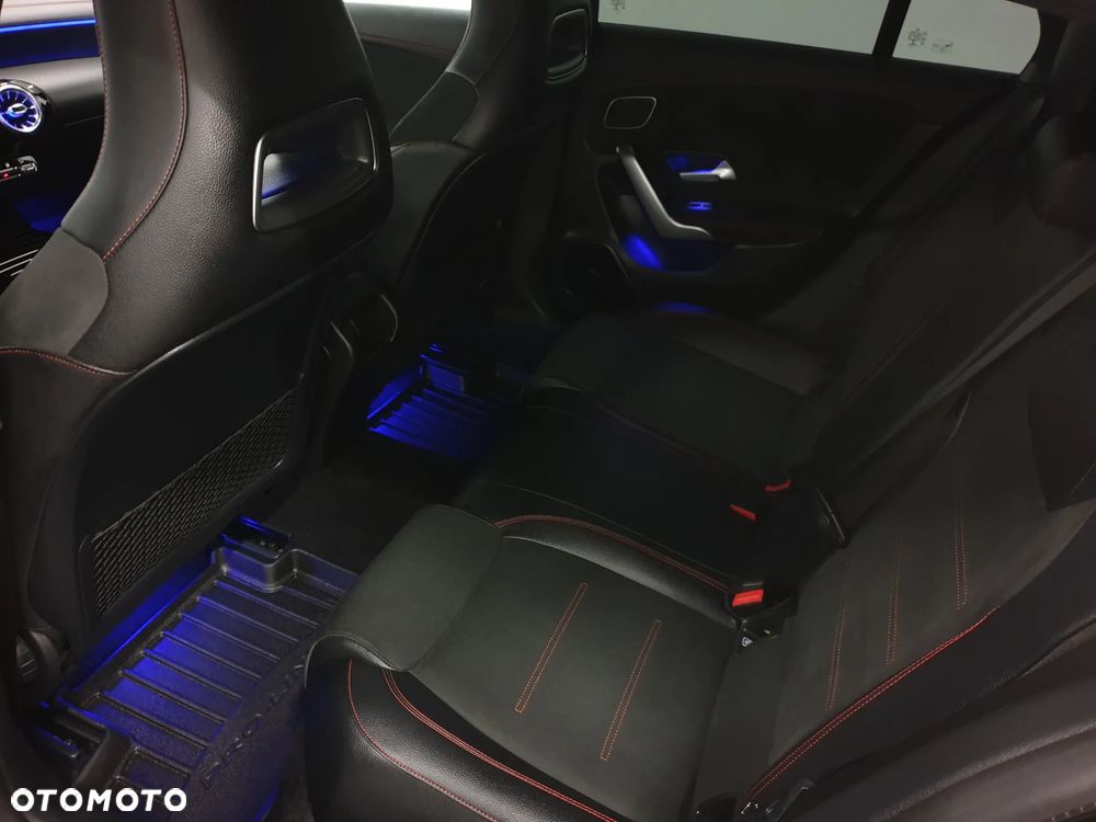 Mercedes-Benz CLA 250 7G-DCT - 29