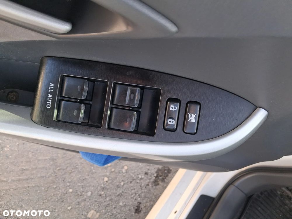 Toyota Prius 1.8 HSD Luna - 15