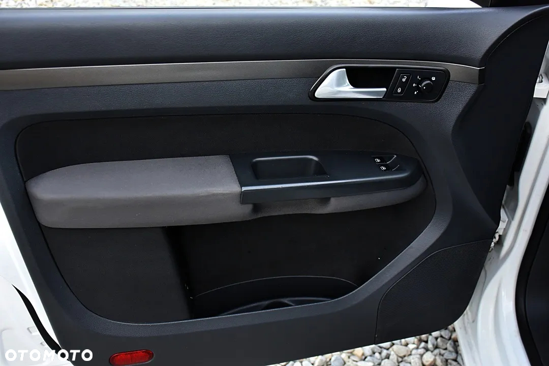 Volkswagen Touran 1.9 TDI Conceptline - 26