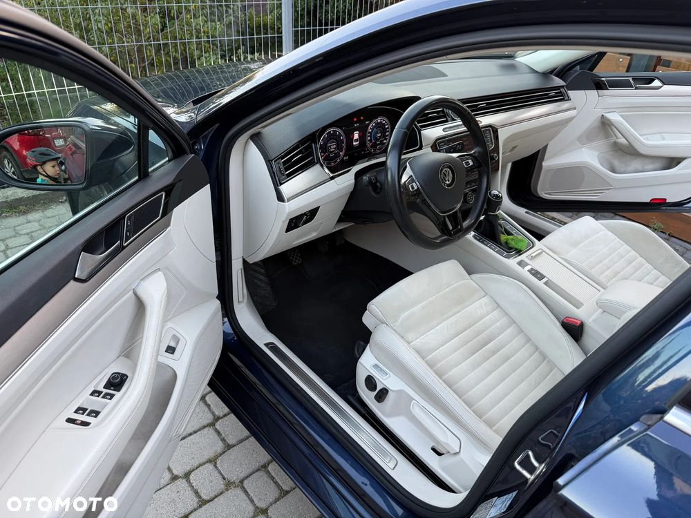 Volkswagen Passat 1.8 TSI BMT Highline - 11