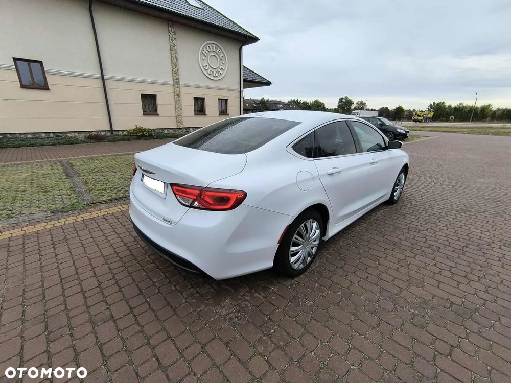 Chrysler 200 - 8