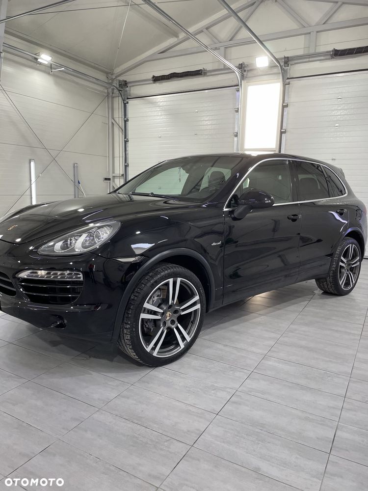 Porsche Cayenne - 1