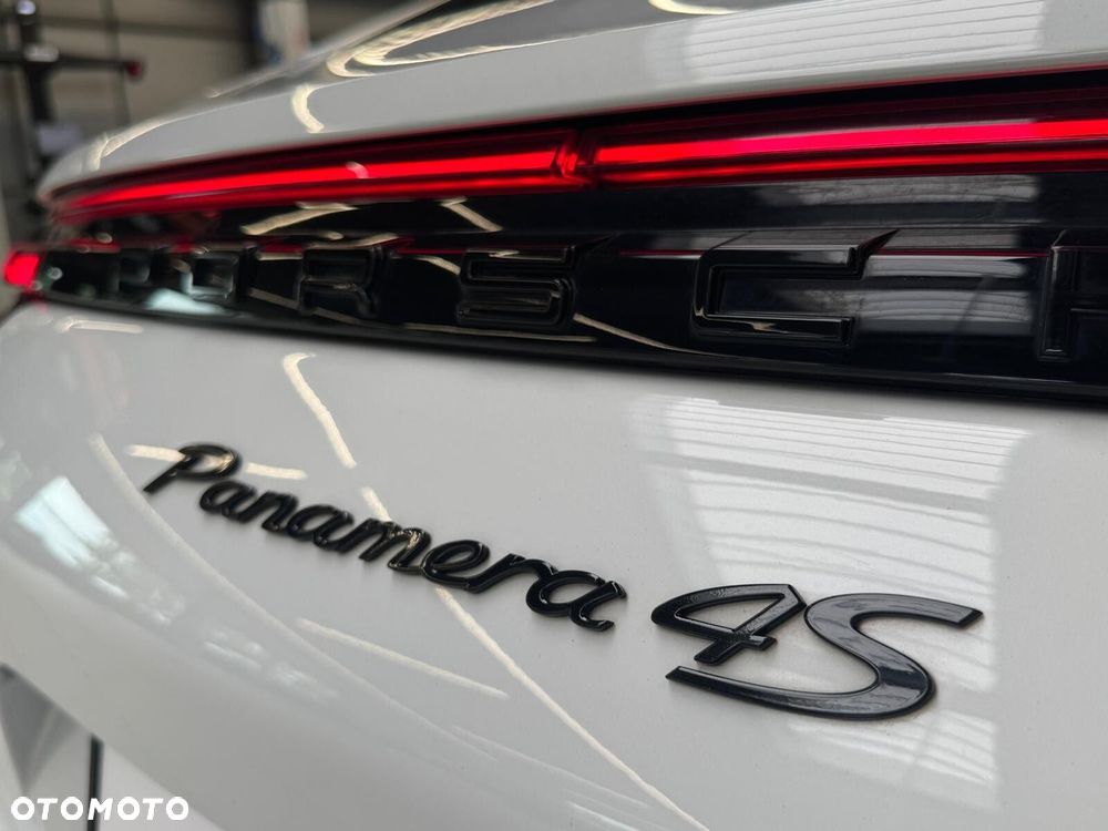 Porsche Panamera - 32
